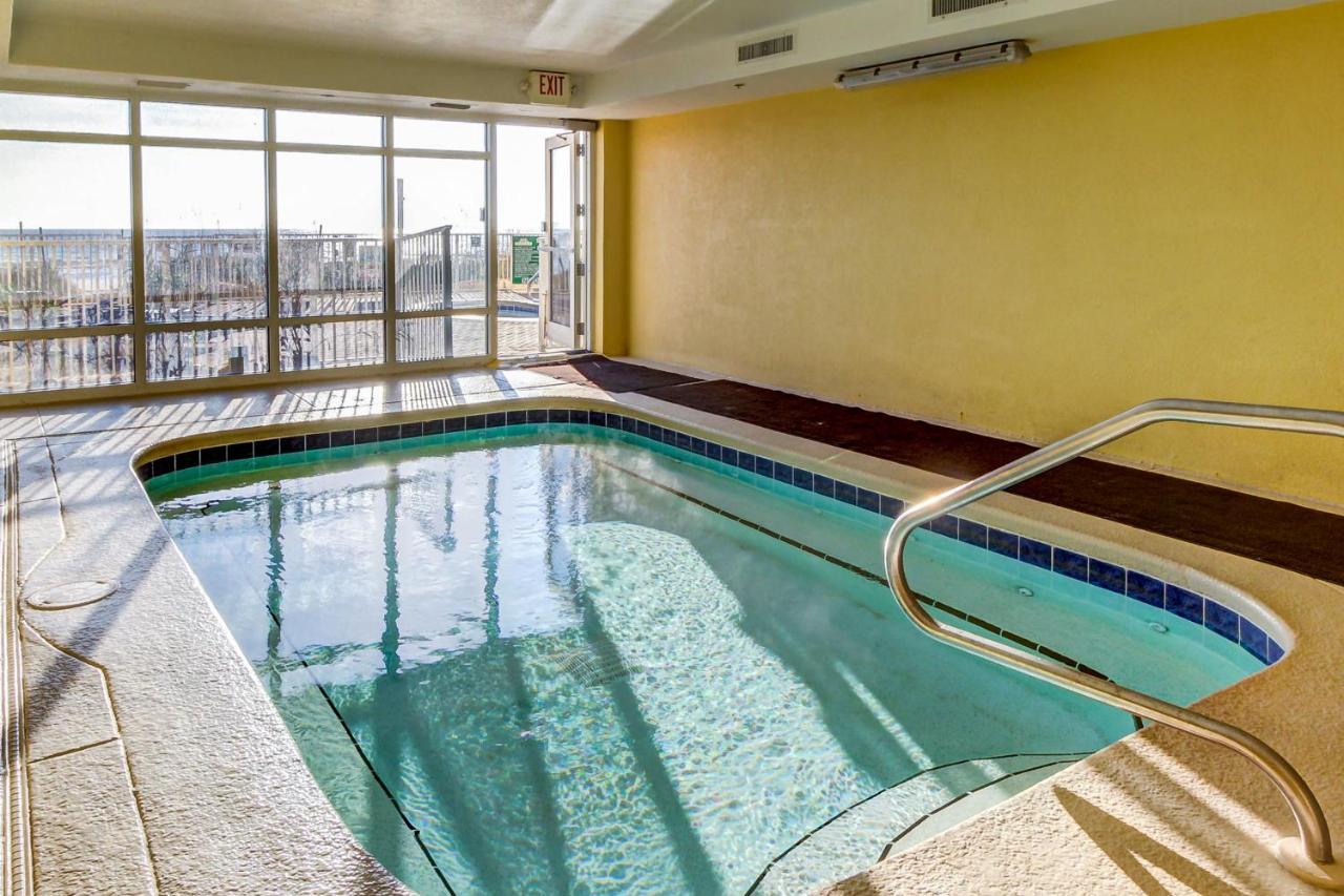 Twin Palms Apartment